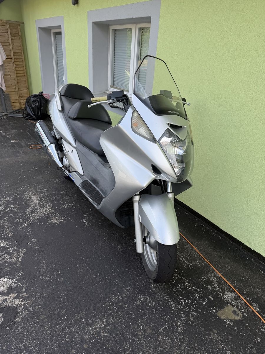 Honda Altro: Honda SilverWing – Usato da Günsberg venduto da Repsol8 4