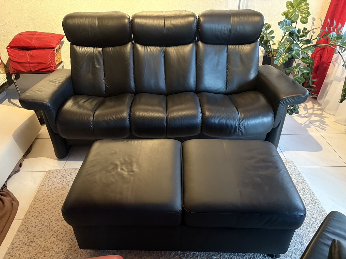 Divani: 3er Ledersofa mit Couchtisch – Nuovo (secondo la descrizione) da Zeihen venduto da My5tery