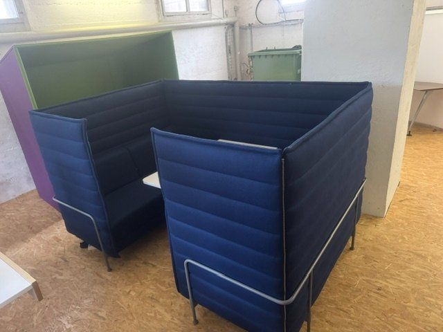 Vitra Divani: Vitra Alcove Cabin Highback mit Tisch – Usato da Zollikofen venduto da OberliAG 1