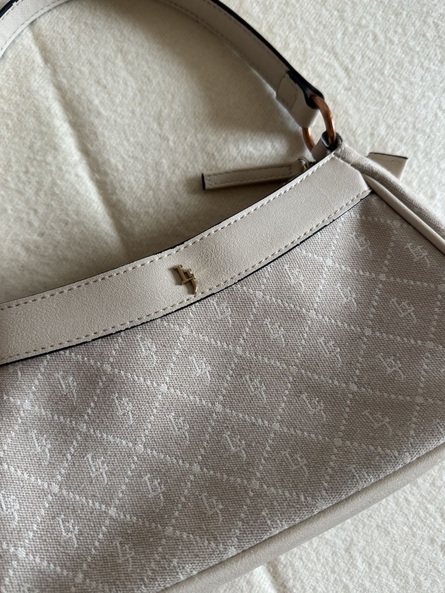 Borse da donna: Laura Jones shoulder bag – Nuovo (secondo la descrizione) da Aigle venduto da 029_mbn 1
