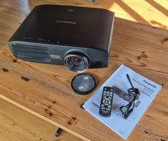 Beamer Panasonic PT-AT6000E