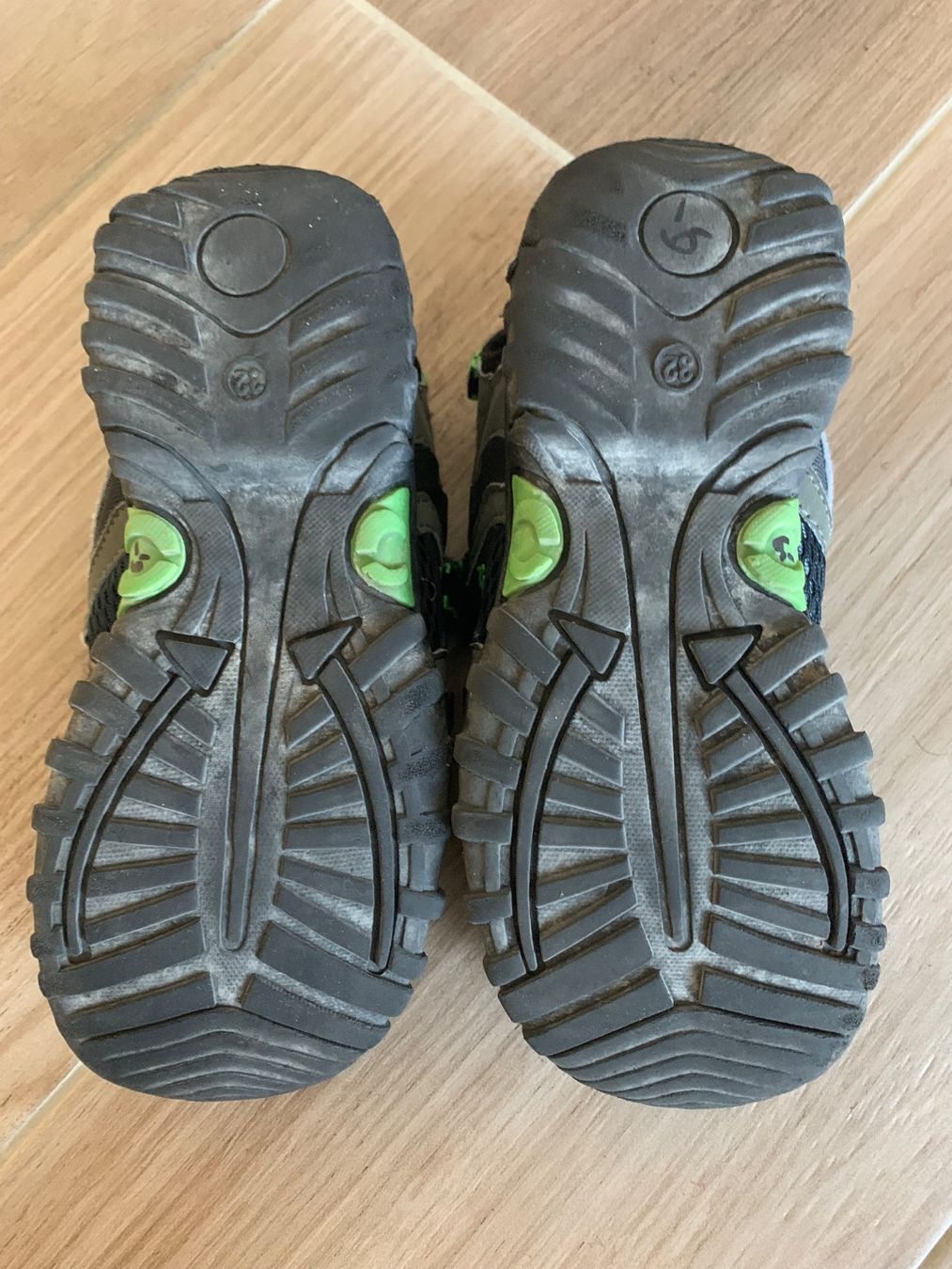 Scarpe per ragazzi: Sandalen Gr. 32 – Usato da Rudolfstetten venduto da Joyw 2