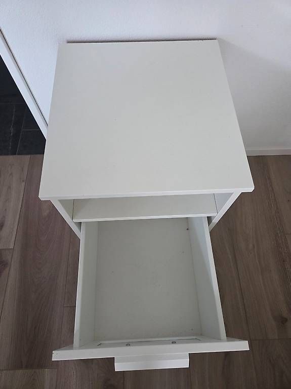 Ikea Nachttische: Ikea Nachttisch 2x – Gebraucht aus Unterägeri von Baracuda06 1