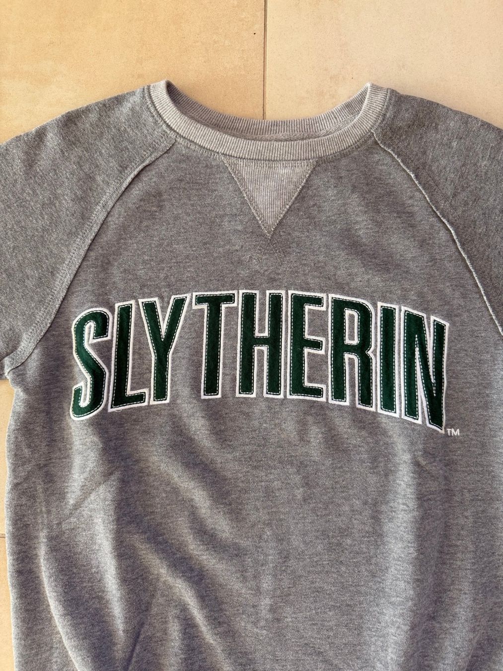 Pullover & Sweatshirts: Sweatshirt Pullover Harry Potter Slytherin Gr.XS grau – Gebraucht aus Kastanienbaum von Muenchnerkindl1 1