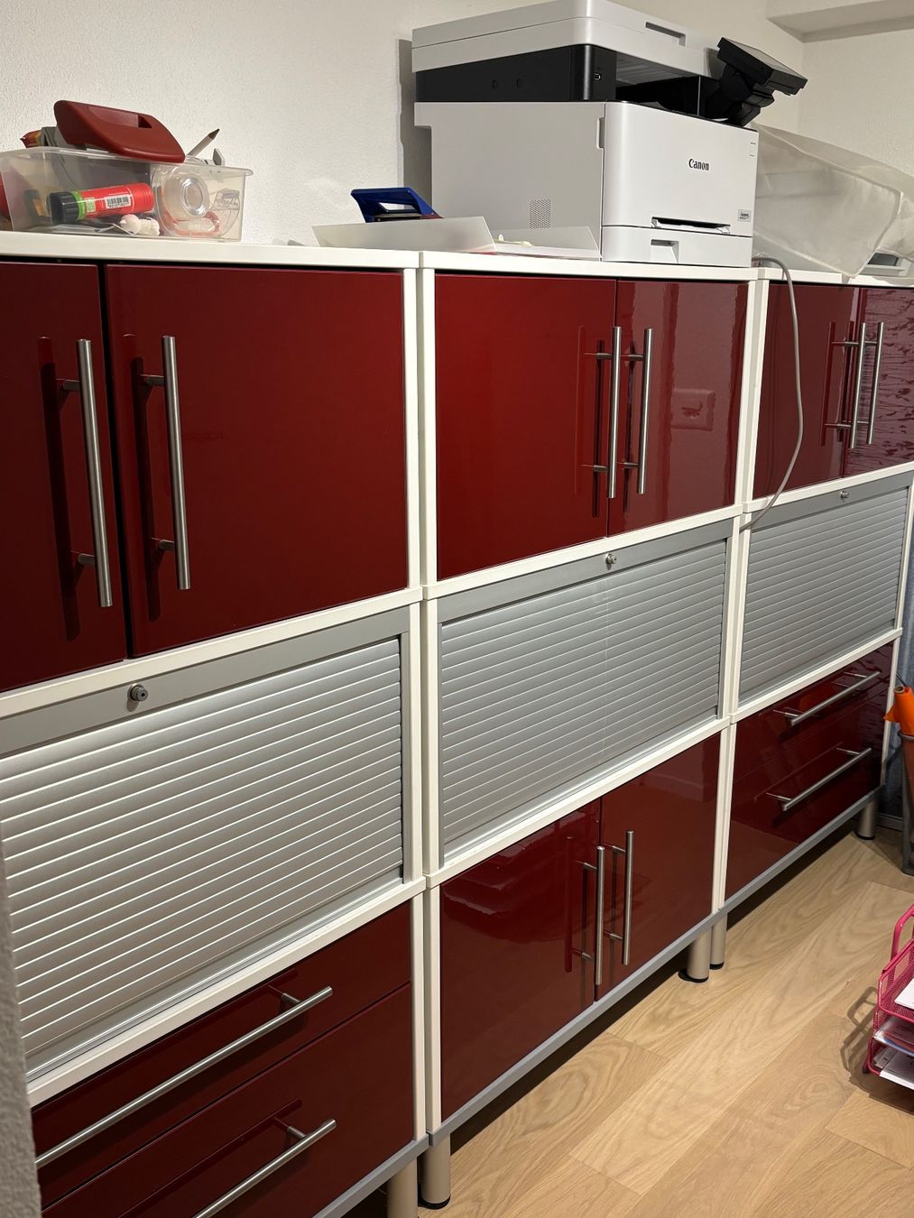 Scaffali: 3 grosse Bürokorpuse Rot – Usato da Frenkendorf venduto da Aero95