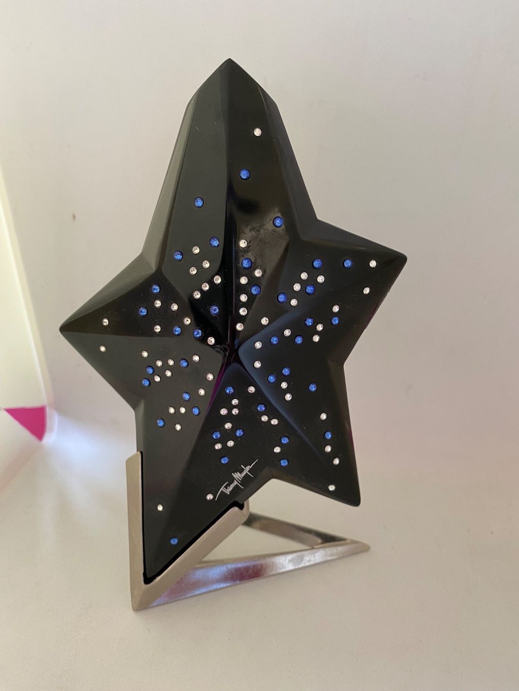 Mugler Profumi & Eau de Toilette: Angel Eau de parfum Thierry Mugler 25ml – Nuovo (secondo la descrizione) da Bouveret venduto da wes_7zll