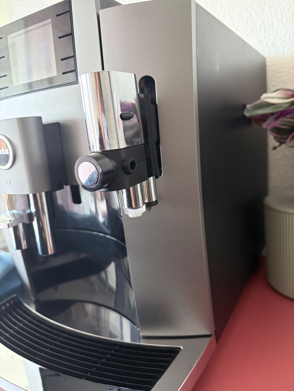 Jura Macchine per caffè & Macchine per espresso: Jura E8 Coffee Machine + Smart Connect + Accessories – Usato da Aarburg venduto da roc_9n2c 3