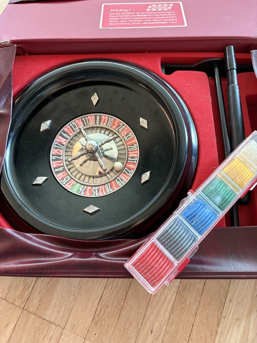 Giochi: Vintage German APFvRolland Roulette Game Set – Usato da Nyon venduto da Iamher 7