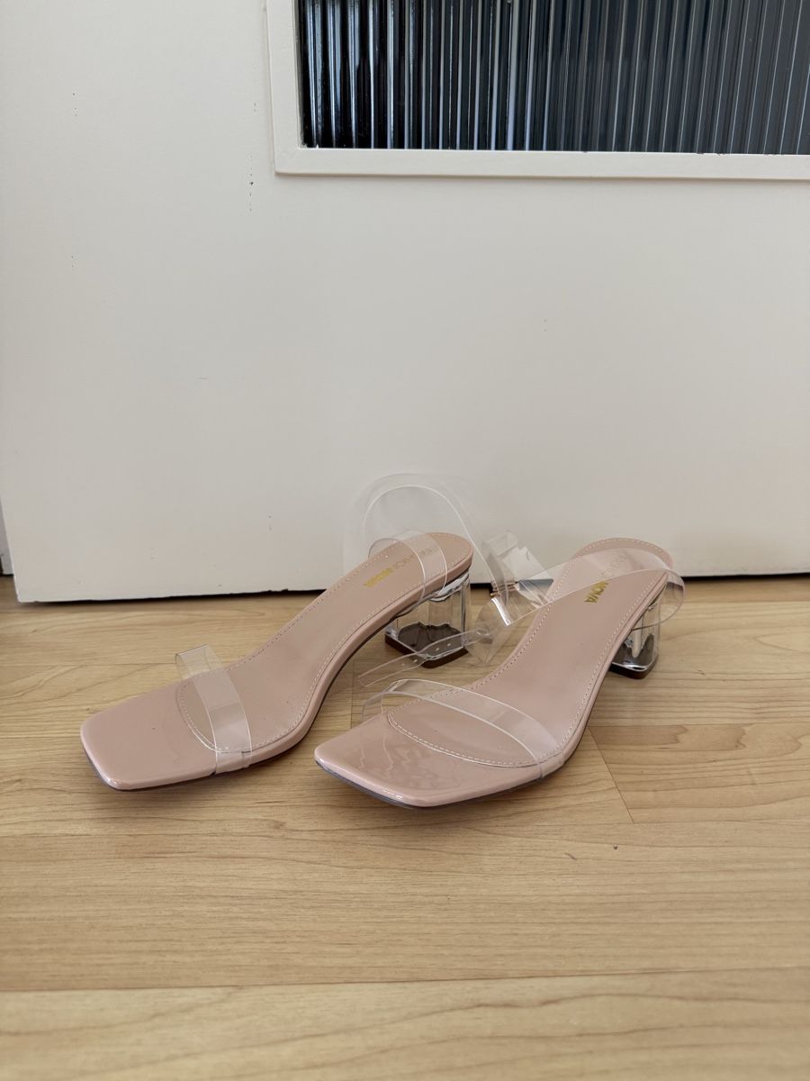 Scarpe da donna: Sandaletten transparent beige Grösse 40 gebraucht – Usato da Zumikon venduto da naiischoen
