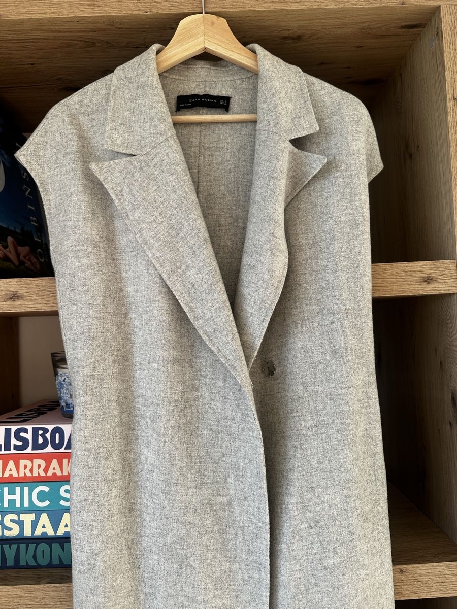 Zara Giacche: Veste sans manches grises hand made S – Nuovo (secondo la descrizione) da La Croix (Lutry) venduto da secondhandZara 3