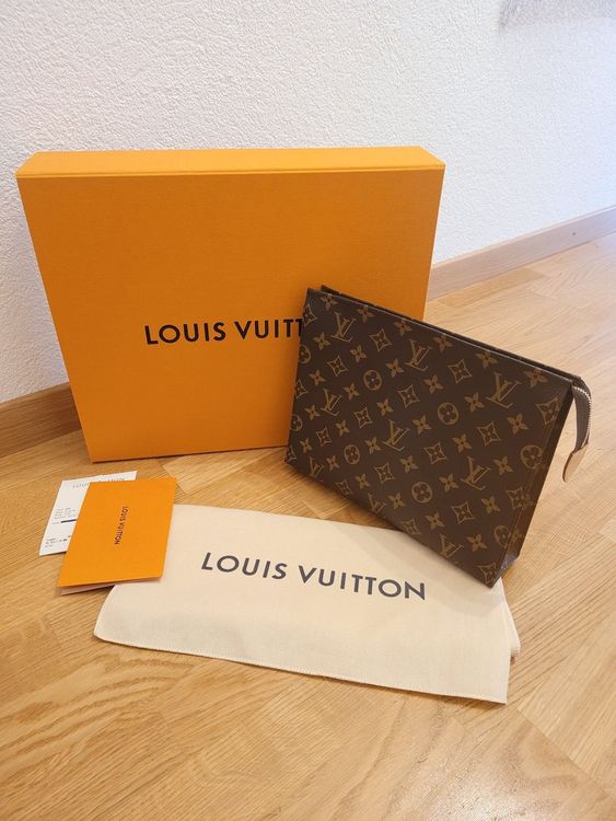 Louis Vuitton Pochette Toilette 26