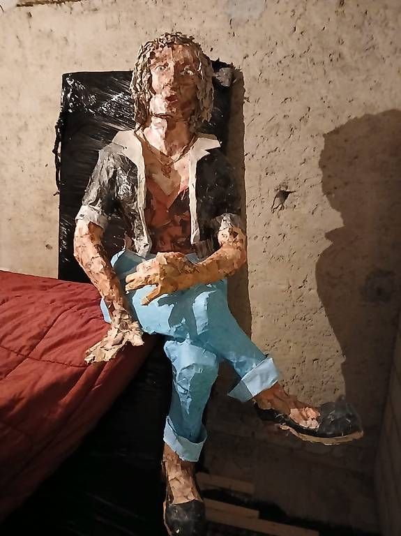 Statuette: Lebensgrosse Frauenfigur Papier maché – Usato da Suhr venduto da 1napoleon