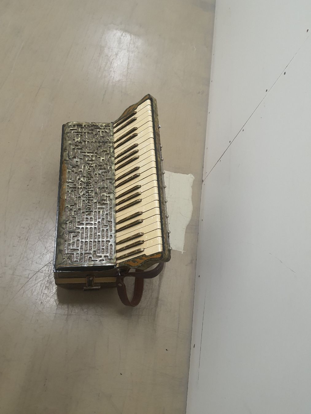 Strumenti musicali: accordéon Bachenbulach à piano  – Usato da Pont-de-la-Morge venduto da Mirabelle0 5