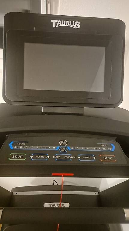 Taurus Hometrainer: Taurus T10.5 HD Pro Laufband – Usato da Rüttenen venduto da Knorli15 2