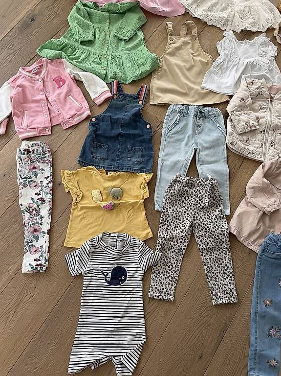 Zara Kleiderpakete & -sets: Mädchen Sommer Kleidung Set Gr 86-92 – Gebraucht aus Aarwangen von yul_25rt 1