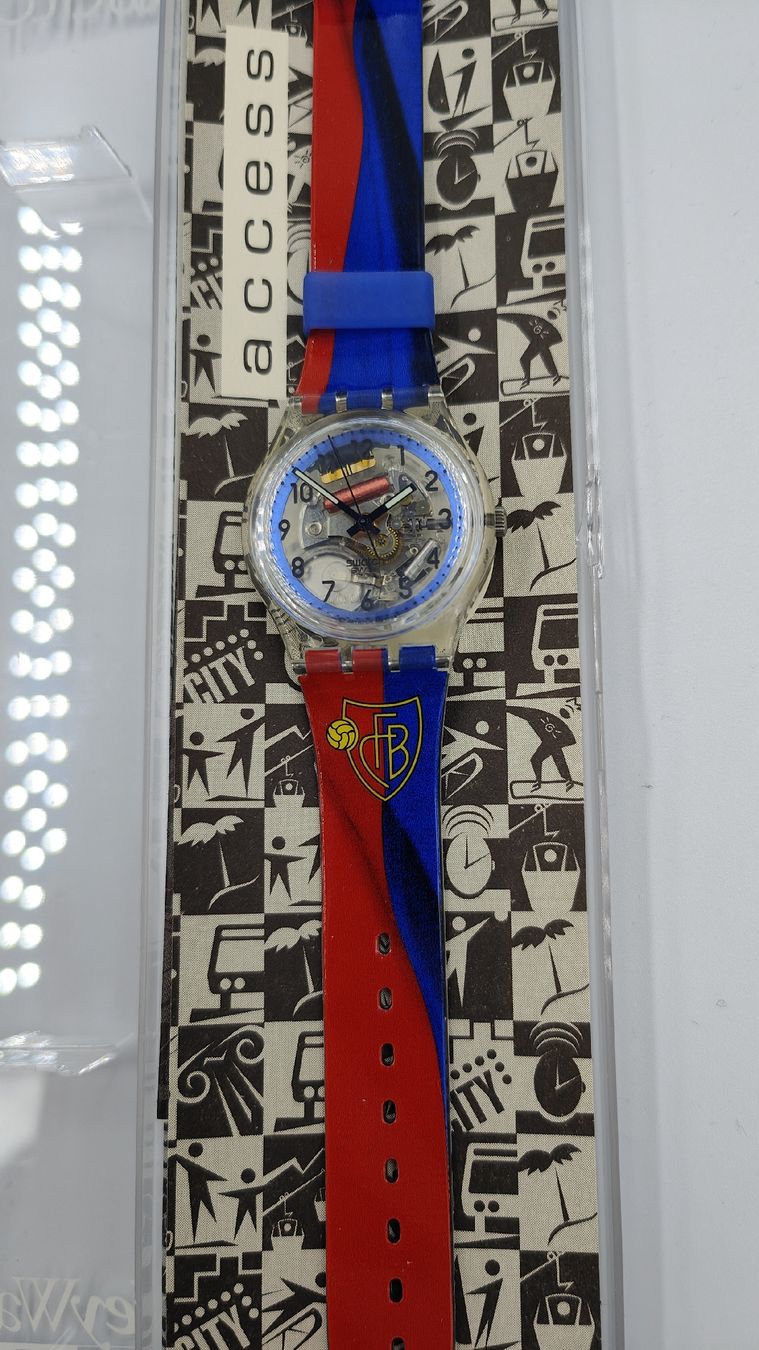 Swatch Uhren: FCB Swatch – Neu und originalverpackt aus Basel von regnam 4