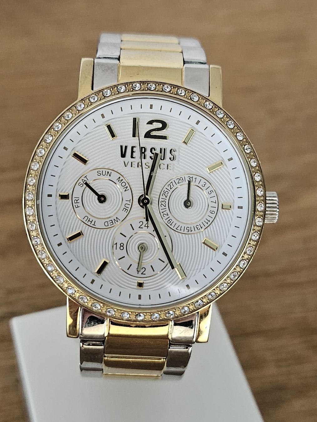 Versace Uhren: Versus Versace Uhr 37mm mit Box  – Gebraucht aus Flamatt von pie_f9zm 2