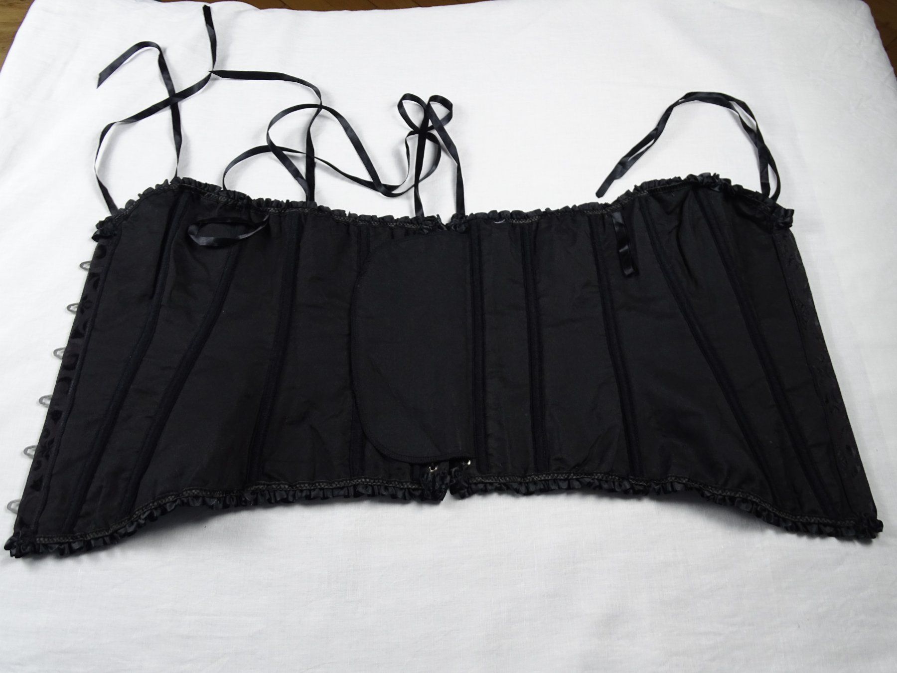Altra biancheria intima: Schwarzes Korsett mit Muster – Usato da Solothurn venduto da hli_n69n 1