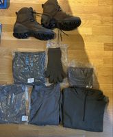 Schweizer Militär: verschieden Kleidungsstücke
