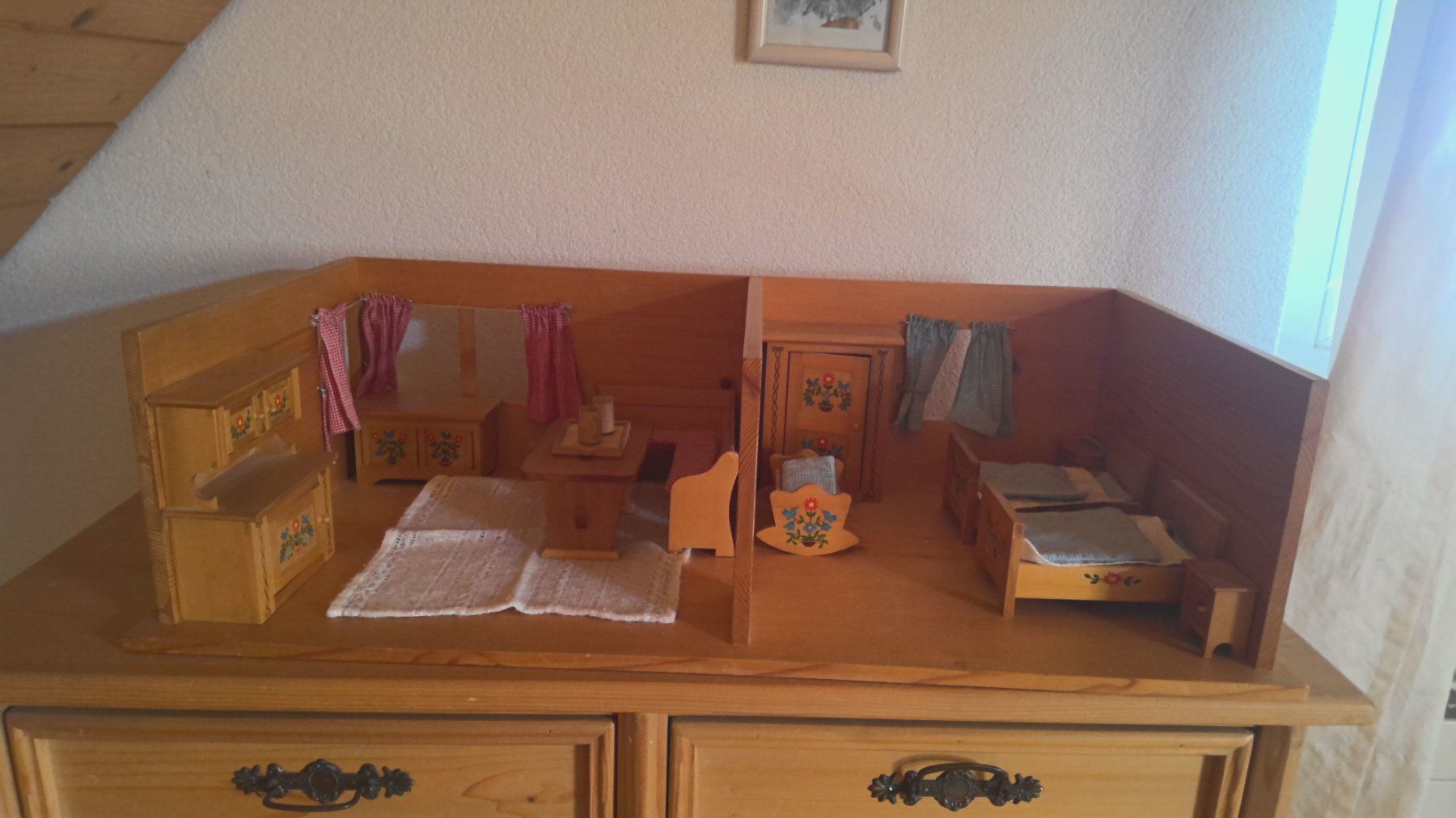 Case e mobili per bambole: Puppenstube Heimatwerk, handgemachte Möbel – Usato da Uster venduto da Esther_Hagmann 1
