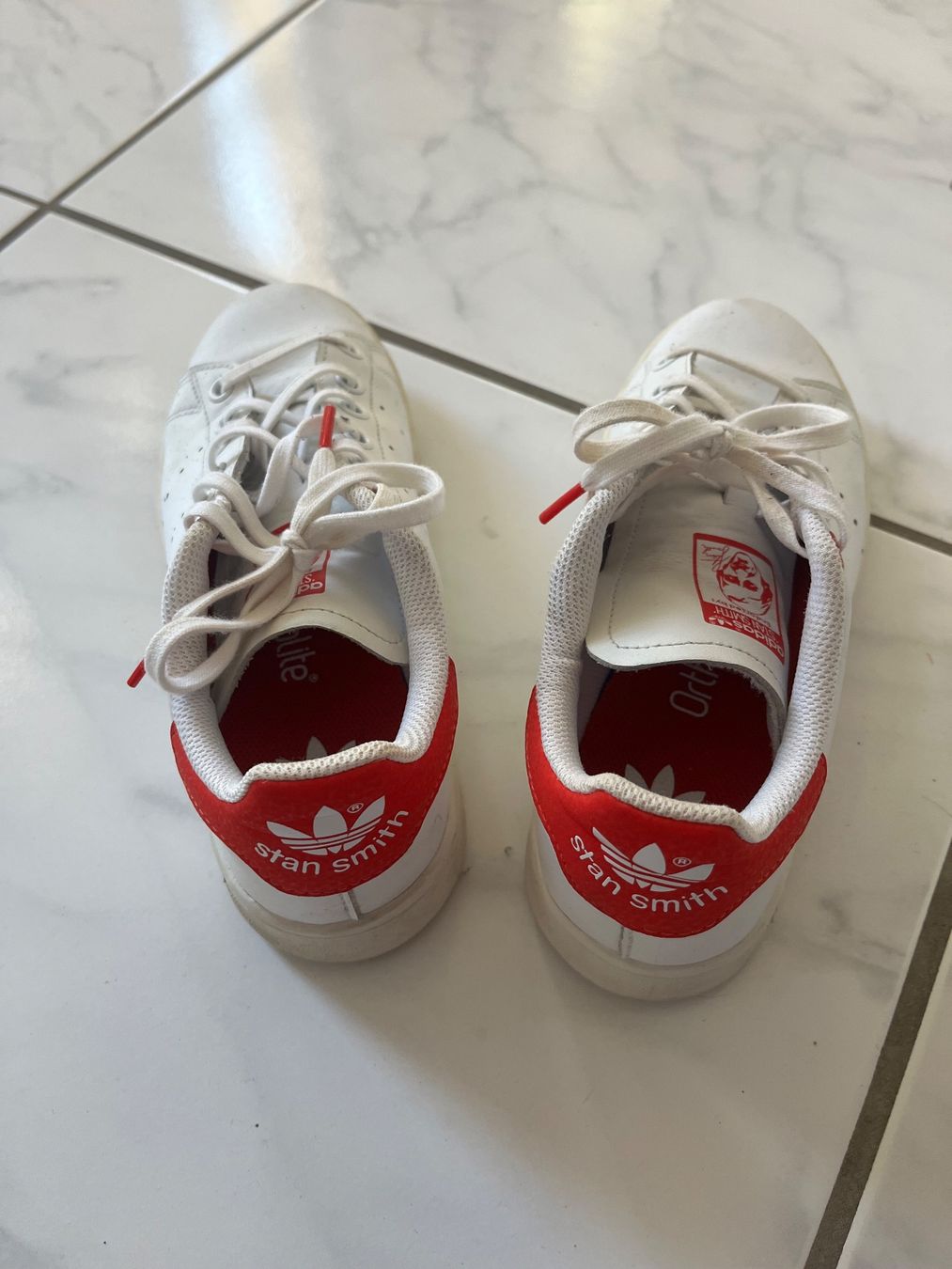 Scarpe da uomo: Adidas Sneaker rot weiss Grösse 36 – Usato da Tuggen venduto da Simone00000