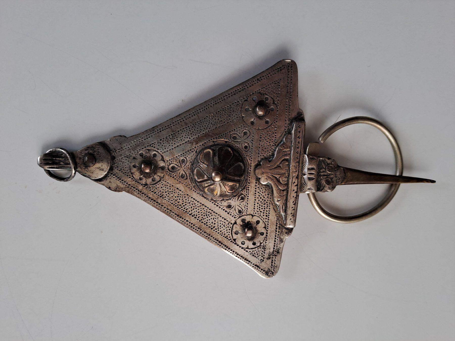 Ciondoli: FIBULE BERBERE MAROC ANCIENNE – Usato da LAUSANNE venduto da KWEW