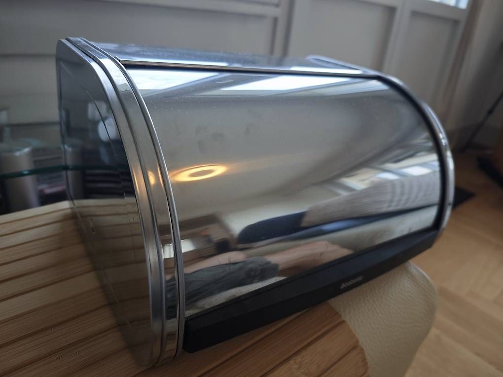 Contenitori & Simili: Brotkasten Brabantia Chrom 6mt alt – Usato da Biel/Bienne venduto da Mariricardo