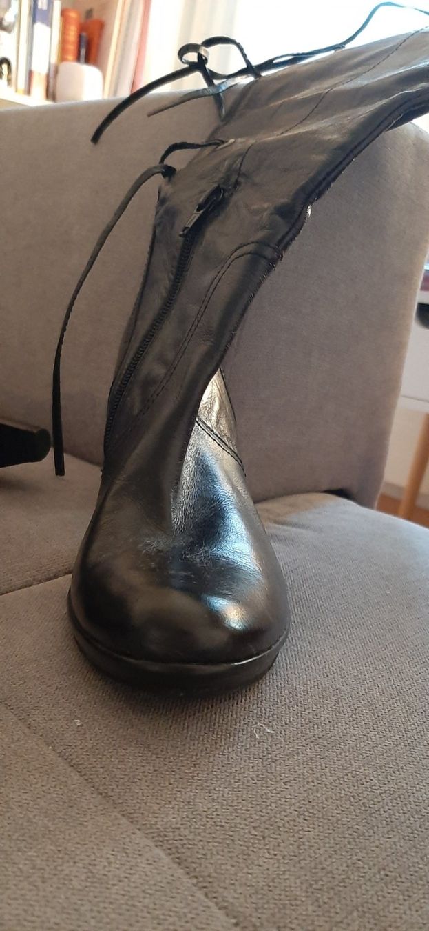 Scarpe da donna: Stivali neri n.36 – Usato da Zürich venduto da Irene000 2