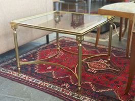Eleganter Beistelltisch / Couchtisch im VintageStil mit Glas