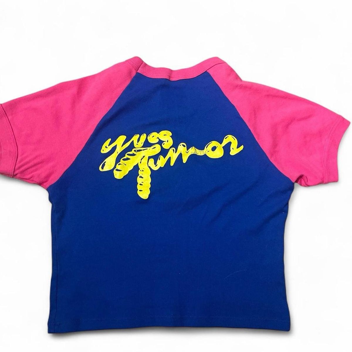 T-shirt: Yves Tumor 2023 Merch Shirt – Usato da Kriens venduto da tiy_wxz5 2