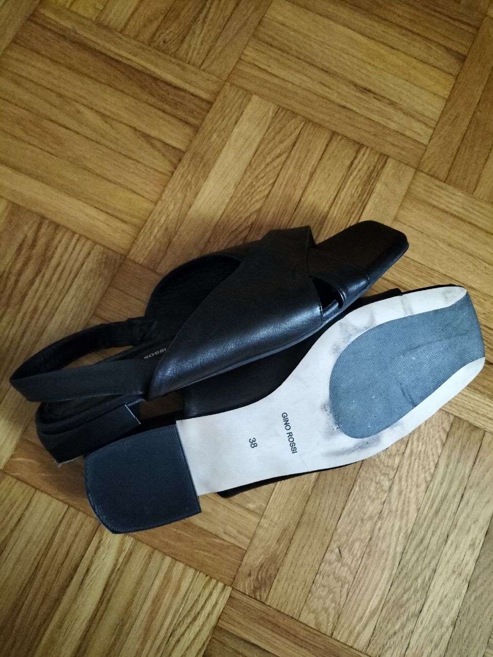 Scarpe da donna: Sandali neri Gino Rossi 38 – Nuovo (secondo la descrizione) da Penthalaz venduto da fed_5ypc 1