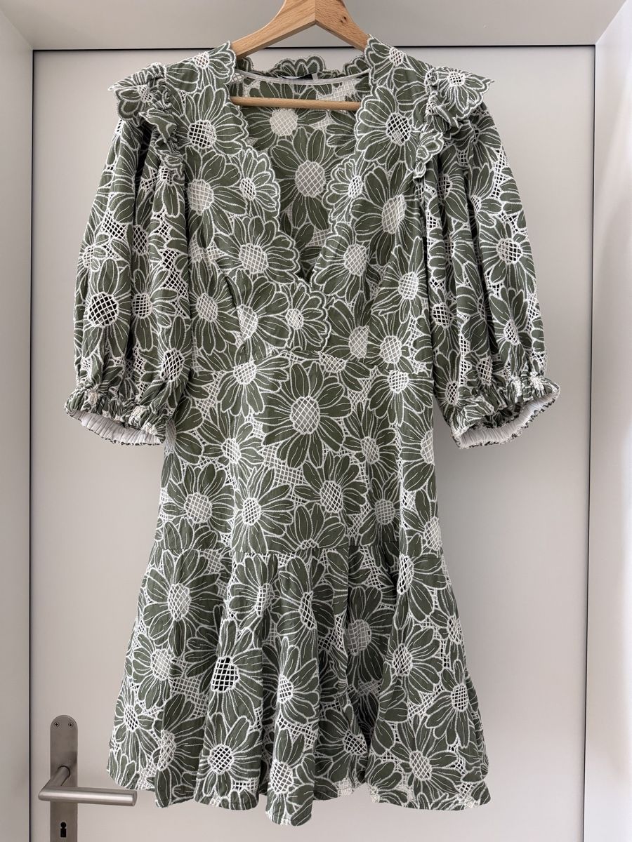 Sandro Vestiti: Sandro Flower Dress – Nuovo e nell'imballaggio originale da Hüttikon venduto da joe_7ckd