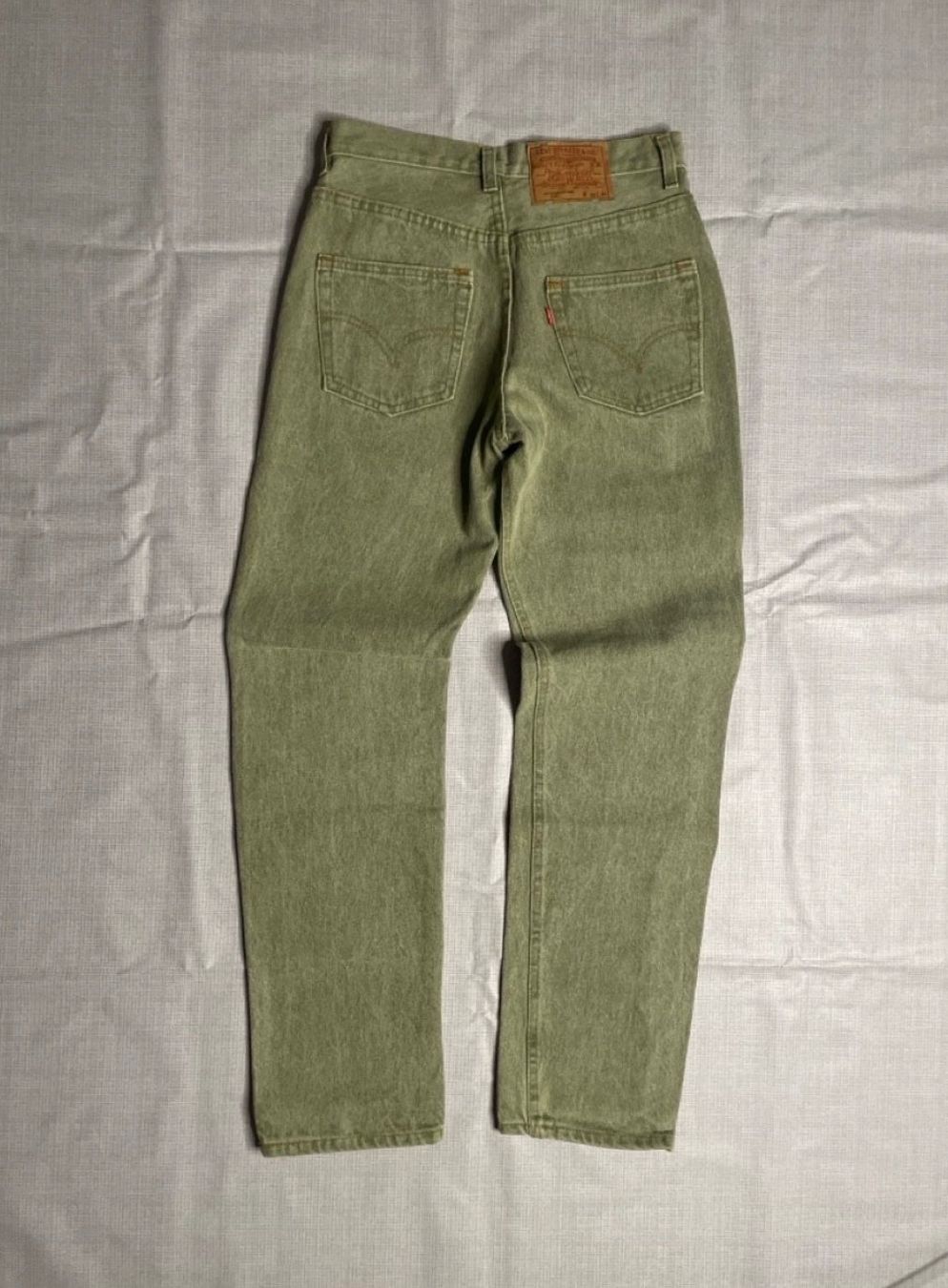 Levi's Pantaloni: Levi’s Hell Grün-Grau W30 L36 – Usato da St. Gallen venduto da bphips 1