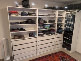 Kleiderschrank weiss LED Beleuchtung PAX Ikea