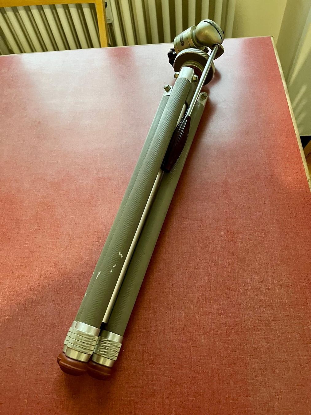 Treppiedi & Teste: VINTAGE KAMERA STATIV – Usato da Basel venduto da rulinfire 2