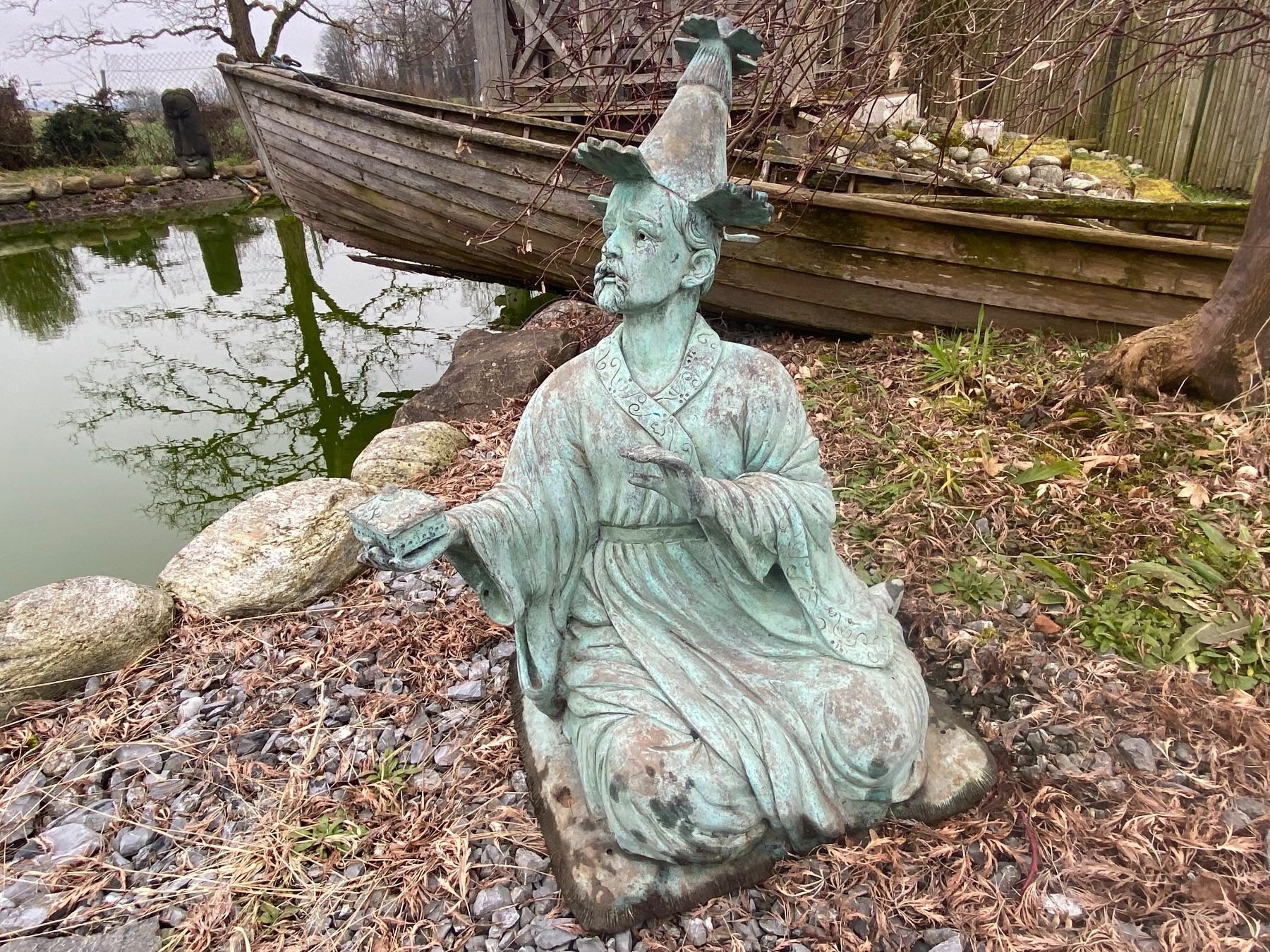 Sculture & Statue: Grosse Bronze Gartenskulptur "Der sitzende Weise" – Usato da Ballwil venduto da ClassicGallery 1
