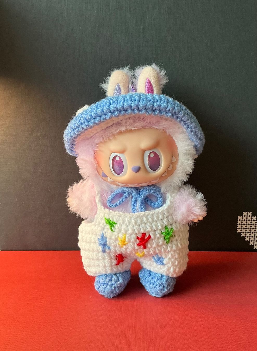 Pop Mart Statuette: Blue Mushroom Dress for Labubu – Nuovo (secondo la descrizione) da Airolo venduto da MomTheBraggerStudio 1