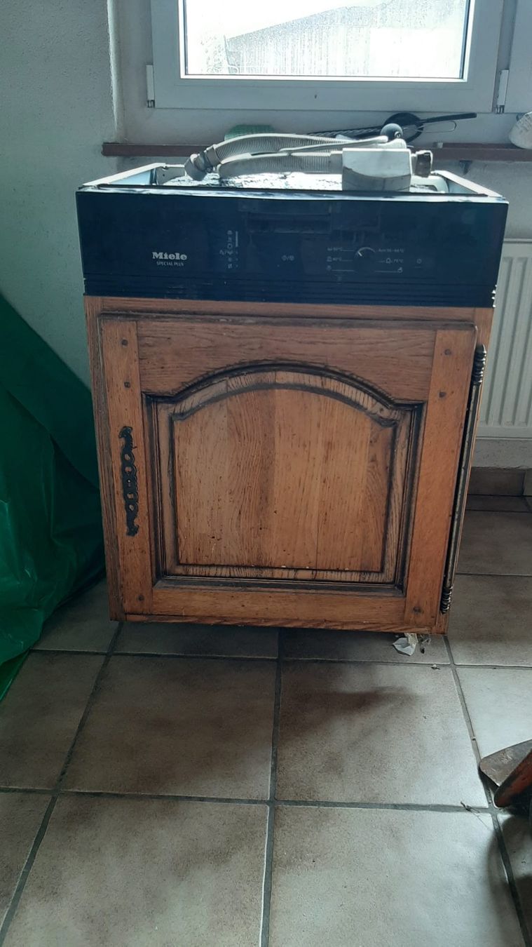 Machines à laver la vaisselle: Lave-vaisselle MIELE – D'occasion à Rossemaison par danou01