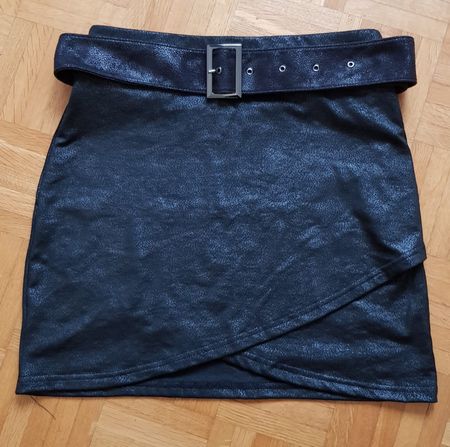Mini-jupe noire ZEBRA taille S avec ceinture