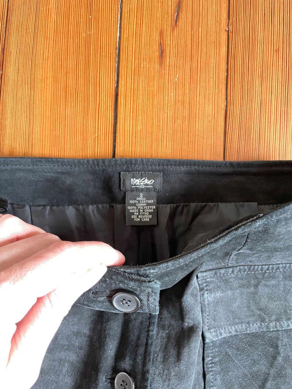 Gonne: vintage suede leather skirt – Usato da Zürich venduto da lulu_c 1