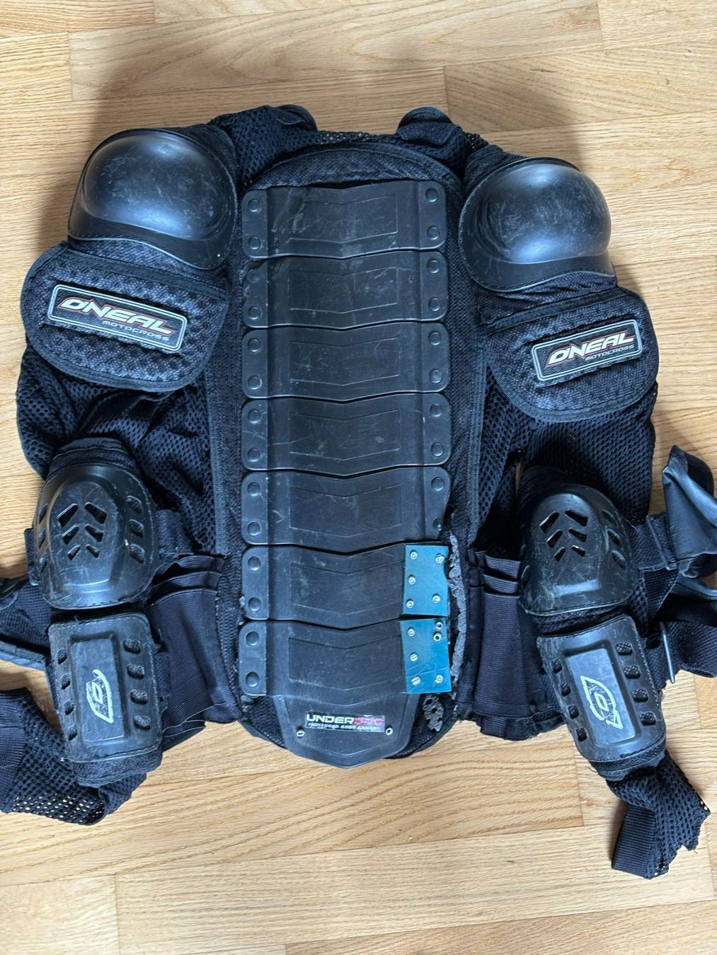 Protezioni & Imbottiture: Protektorenjacke Größe XL – Usato da Bern venduto da kim_q8sq 1