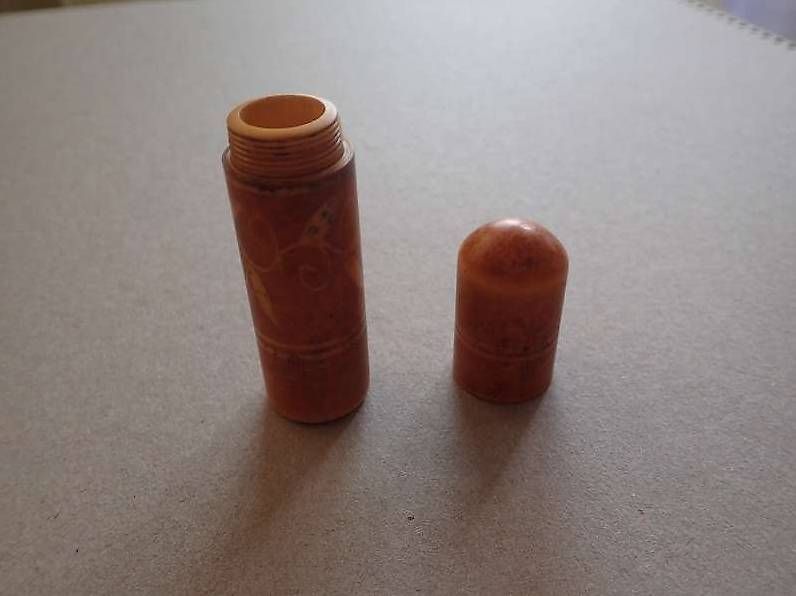 Contenitori & Simili: Vintage Amber Bakelite Tube – Usato da Pratteln venduto da lupo_cattivo 2
