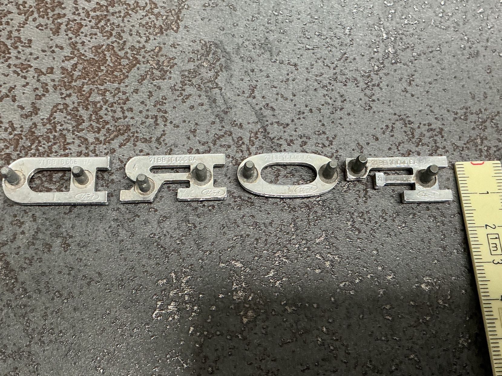 Ford Alle Autoersatzteile: Ford Buchstaben / Chrom Schriftzug / Oldtimer 70/80ziger – Gebraucht aus Horw von adler65 4