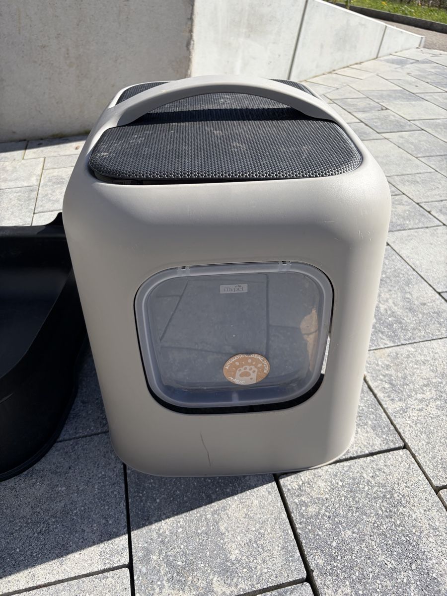 Gattaiole: Modern Covered Cat Litter Box - Beige & Black - Clean! – Usato da Affoltern am albis venduto da onlyrose123