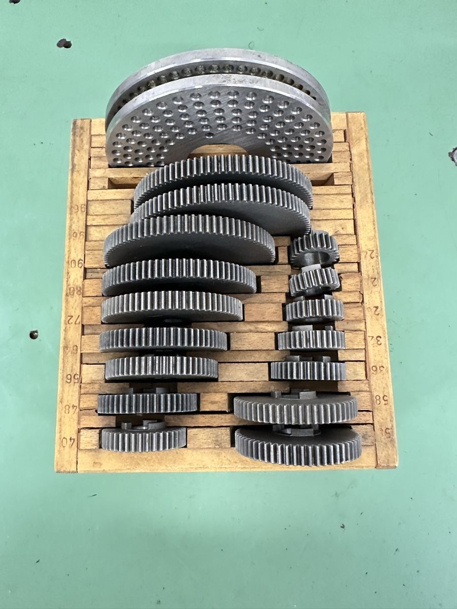 Tutti gli attrezzi: Spezial-Teilradsatz, Special dividing gear set module M1 – Usato da Aarberg venduto da SNMachines 1