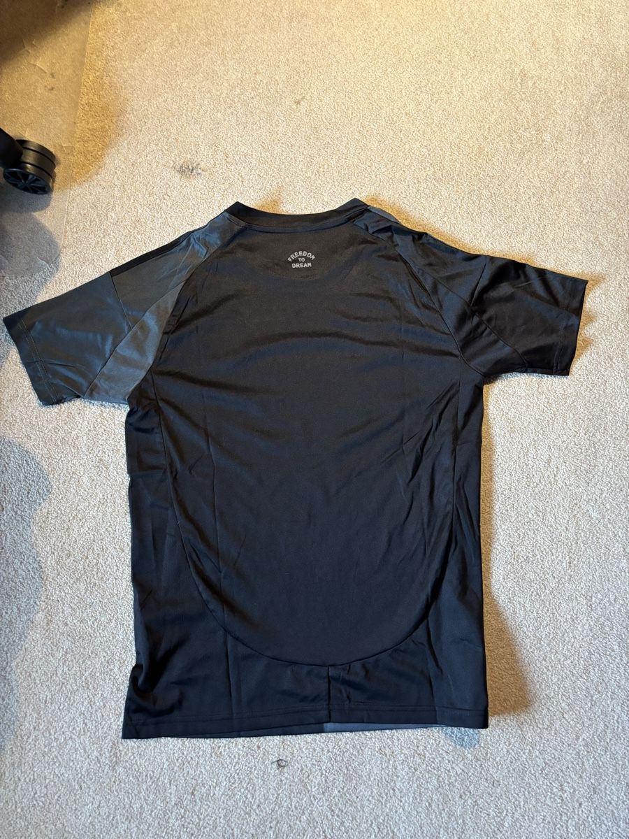 Adidas Scarpe, pantaloni & magliette da ginnastica: Inter Miami Trikot Saison 24/25 – Usato da Davos Wolfgang venduto da Nitastiffi 2