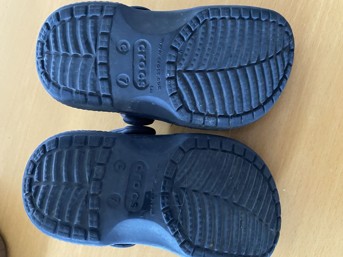 Crocs Scarpe da uomo: Crocs Clogs dunkelblau Grösse C7 gebrauchter Zustand – Usato da Hugelshofen venduto da M.Zollinger 2