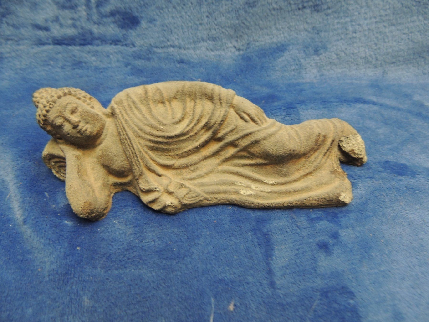 Statuette: Liegender Buddha aus Stein – Usato da Mollis venduto da Hg