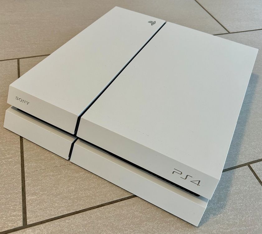 Playstation 4 500GB weiss mit 3 Controller und 3 Games | Kaufen auf Ricardo