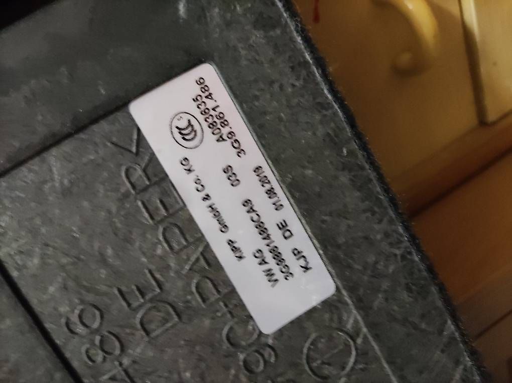 VW Tutti pezzi di ricambio auto: Laderaum Abdeckung VW Passat – Usato da Erstfeld venduto da Guz93 2